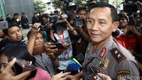 Ketemu Pak Heru. Enggak ada (agenda), kata Lutfi di Gedung KPK, Jl HR Rasuna Said, Kuningan, Jakarta Selatan, Jumat (8/4/2016).