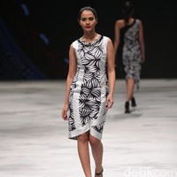 Fashunica by Stephen Tach for Badan Ekonomi Kreatif. Indonesia Fashion Week 2016 at Jakarta Convention Center. Senayan. Jakarta. [Foto: Mohammad Abduh/Wolipop]