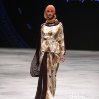 Our Legacy Lives On by Amalina Aman, Sydney-Australia for Badan Ekonomi Kreatif. Indonesia Fashion Week 2016 at Jakarta Convention Center. Senayan. Jakarta. [Foto: Mohammad Abduh/Wolipop]