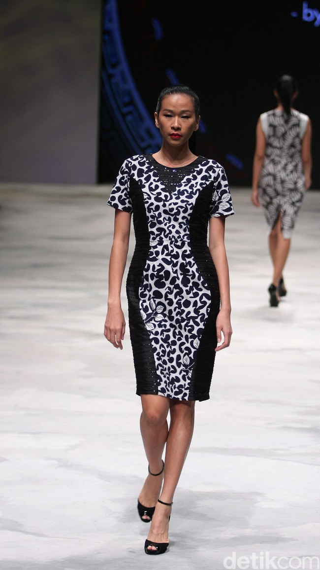 Fashunica by Stephen Tach for Badan Ekonomi Kreatif. Indonesia Fashion Week 2016 at Jakarta Convention Center. Senayan. Jakarta. [Foto: Mohammad Abduh/Wolipop]