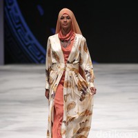 Our Legacy Lives On by Amalina Aman, Sydney-Australia for Badan Ekonomi Kreatif. Indonesia Fashion Week 2016 at Jakarta Convention Center. Senayan. Jakarta. [Foto: Mohammad Abduh/Wolipop]
