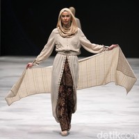 Sentuhan Ethnic NTT by Ida Royani for Badan Ekonomi Kreatif. Indonesia Fashion Week 2016 at Jakarta Convention Center. Senayan. Jakarta. [Foto: Mohammad Abduh/Wolipop]