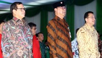 (Kiri ke kanan) Sekretaris Kabinet Pramono Anung, Menteri Dalam Negeri Tjahjo Kumolo, dan Ketua DPD Irman Gusman juga hadir dalam Muktamar VIII PPP.