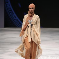 Our Legacy Lives On by Amalina Aman, Sydney-Australia for Badan Ekonomi Kreatif. Indonesia Fashion Week 2016 at Jakarta Convention Center. Senayan. Jakarta. [Foto: Mohammad Abduh/Wolipop]