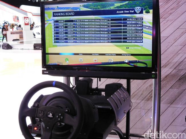  Balap  Mobil  di Booth Nissan Bisa  Dapat PS4