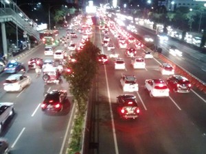 Jelang Akhir Pekan, Lalin Tol Dalam Kota dan JORR Padat Merayap