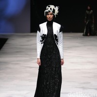 Chronicle of Dalmation by Lia Soraya for Badan Ekonomi Kreatif. Indonesia Fashion Week 2016 at Jakarta Convention Center. Senayan. Jakarta. [Foto: Mohammad Abduh/Wolipop]