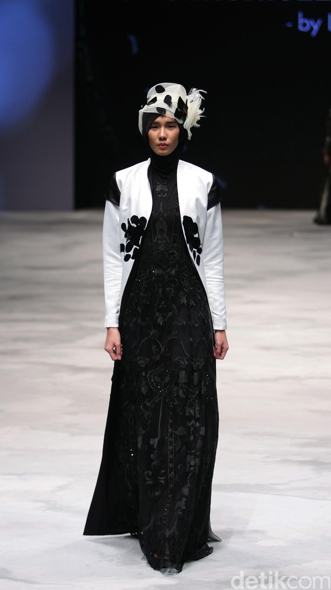 Chronicle of Dalmation by Lia Soraya for Badan Ekonomi Kreatif. Indonesia Fashion Week 2016 at Jakarta Convention Center. Senayan. Jakarta. [Foto: Mohammad Abduh/Wolipop]