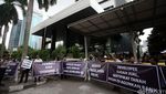 Puluhan Warga Rumah Susun Berdemo di KPK