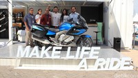 BMW K1600 GT Sport. Motor ini hanya ada satu unit di Indonesia. Motor dijual dengan harga Rp 1.054.125.000. Foto: M Luthfi Andika