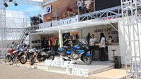 BMW Motorrad ikut memperkenalkan K 1600 GT, yang hanya ada 1 unit di Indonesia dengan harga Rp 980 juta off the road. Foto: M Luthfi Andika