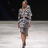 Fashunica by Stephen Tach for Badan Ekonomi Kreatif. Indonesia Fashion Week 2016 at Jakarta Convention Center. Senayan. Jakarta. [Foto: Mohammad Abduh/Wolipop]