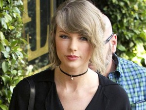 Penampilan Kasual Rp 57 Juta Taylor Swift Untuk Hangout