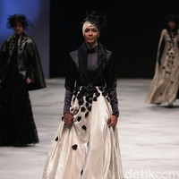 Chronicle of Dalmation by Lia Soraya for Badan Ekonomi Kreatif. Indonesia Fashion Week 2016 at Jakarta Convention Center. Senayan. Jakarta. [Foto: Mohammad Abduh/Wolipop]