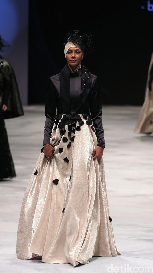 Chronicle of Dalmation by Lia Soraya for Badan Ekonomi Kreatif. Indonesia Fashion Week 2016 at Jakarta Convention Center. Senayan. Jakarta. [Foto: Mohammad Abduh/Wolipop]