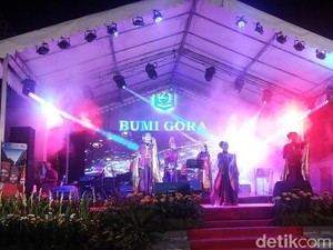 Tarian Sumbawa dan India Buka Upacara Pembukaan Festival Pesona Tambora 2016