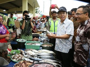 Menko Rizal Ramli Ajak Banyuwangi Kembangkan Desa Wisata Berbasis Nelayan