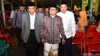 Pertemuan yang dihadiri Ketua Umum PBNU, KH Said Aqil Siradj, dan Ketua Umum DPP PKB, Muhaimin Iskandar, serta sejumlah kiai di Jawa Timur itu, lebih banyak membahas tentang peran umat Islam yang secara khusus warga NU dalam peran sertanya memperhatikan kemaslahatan umat.