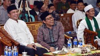 Marwan hadir dalam pertemuan tersebut usai melakukan kunjungan ke Desa Panjunan, terkait penggunaan Dana Desa 2015.