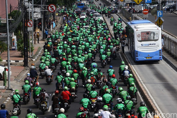 Industri Multifinance Lesu, Benarkah Karena Transportasi Online?