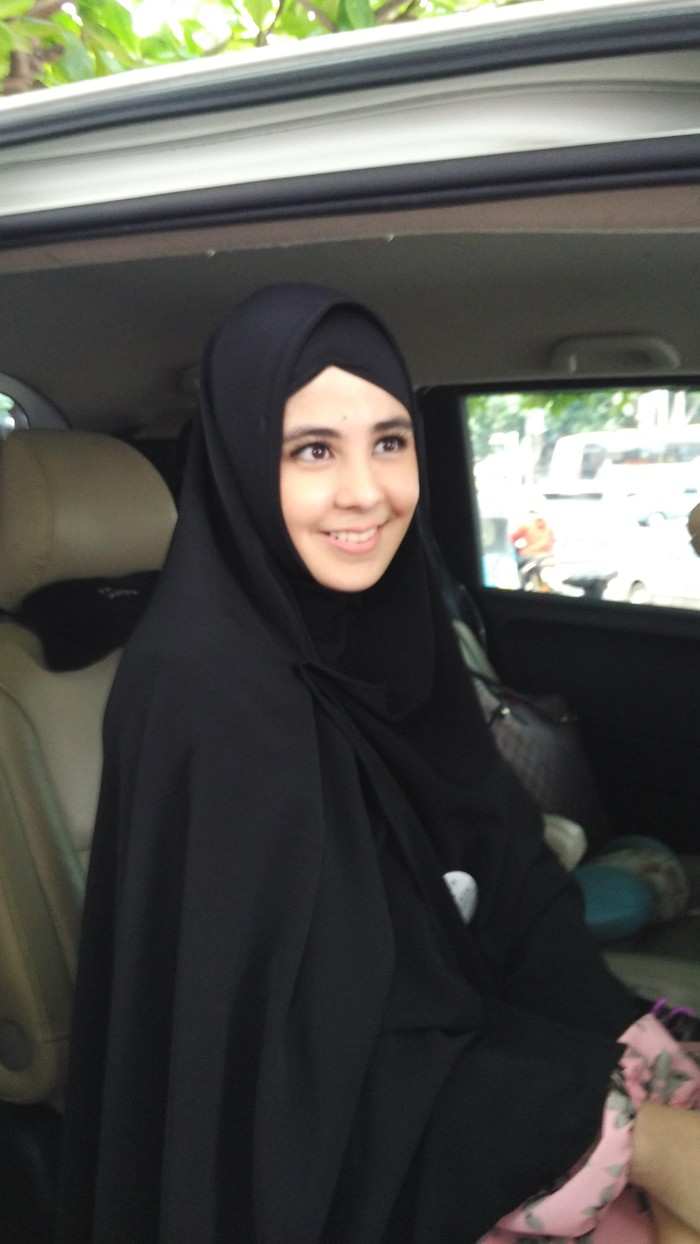 Risty Tagor Ingin Fokus Merawat Anak-anak