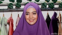 Nuri Maulida gagal menikah setelah dilamar. Pada November 2013, Nuri ditinggal tunangannya itu. Tapi kini Nuri sudah hidup bahagia dengan pria pilihannya. Foto: Gus Mun/detikHOT