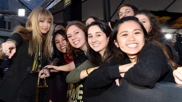 Gigi Hadid Tampil Berponi, Yay or Nay? Gigi Hadid Tampil Berponi, Yay or Nay?