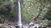 Air Terjun Titian Batu Kawangan berada di Desa Lantan, Kecamatan Batukliang Utara, Kabupaten Lombok Tengah, NTB. Air terjun ini memang belum lama populer (Yudhistira/detikTravel)