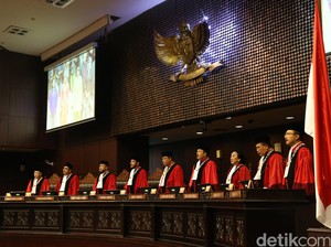 Kabulkan Gugatan Istri Buronan Koruptor, MK Ganjal Tujuan Hukum