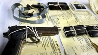 Senjata api mainan berhasil diamankan polisi.