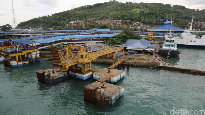 Pelabuhan Merak.