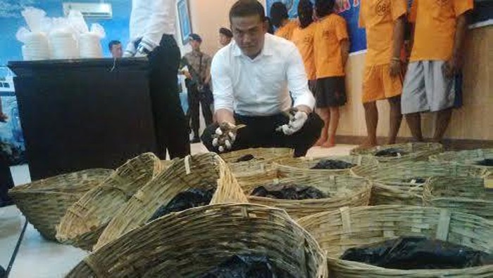 Rusak dan Jual Terumbu Karang karena Dirusak Dua Orang ini