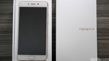 F1 Plus merupakan perangkat terbaru Oppo yang menawarkan kekuatan pada kamera depannya. Foto: detikINET - Anggoro Suryo Jati