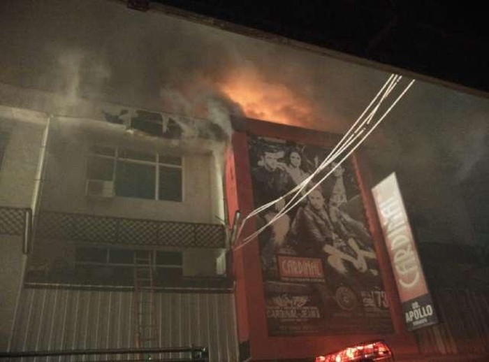 Ruko di Komplek Pasar Atom Surabaya Terbakar