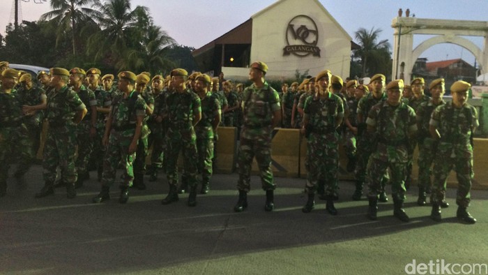 Ribuan Aparat Gabungan Apel Persiapan Penertiban Luar Batang