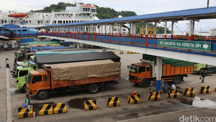 Pelabuhan Merak.