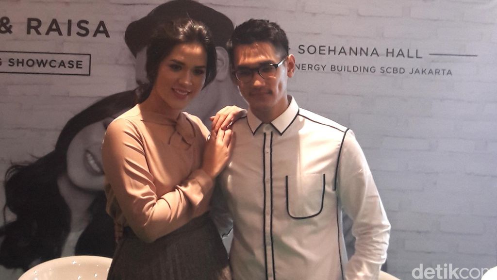 Duet Percayalah Afgan dan Raisa Dibawa ke Atas Panggung