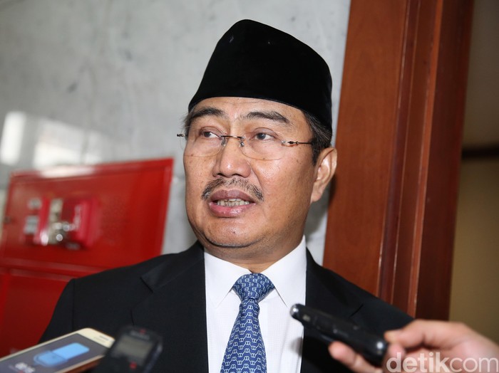 Patrialis Akbar Tersangka Suap, Jimly: MK Harus Berbenah Diri