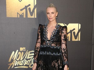 Foto: 6 Selebriti Berbusana Terbaik di MTV Movie Awards 2016