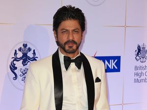 Saking Panasnya India, Shah Rukh Khan Sampai Dilarikan ke RS
