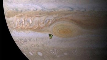 Seluruh wilayah Amerika Utara yang tak ada apa apanya dibandingkan planet Jupiter. Foto: Buzzfeed