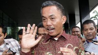 Prasetio juga mengaku tidak tahu tentang kabar adanya uang yang diberikan pada anggota DPRD lainnya. Selain itu, Prasetio juga mengelak saat ditanya soal pembahasan rancangan Peraturan Daerah (Raperda) yang kini menjadi polemik tersebut.