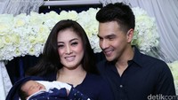 Putra ketiganya itu diberi nama Zayn Zavier Frizzy. Pool/Palevi S/detikFoto.