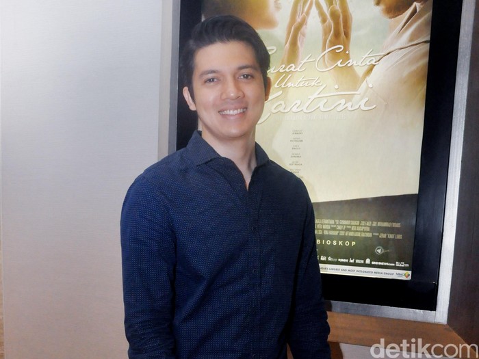 Irwansyah turut menghadiri gala premiere film Surat Cinta untuk Kartini di XXI Epicentrum, Rasuna Said, Jakarta Selatan, Senin (11/4/2016).