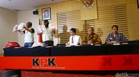 Dalam jupa pers ini, KPK menetapkan 5 orang tersangka yaitu Ojang Sohandi (OJS), Jajang Abdul Holik (JAH), Lenih Marliani (LM), Fahri Nurmallo (FN), dan Devyanti Rochaeni (DVR).