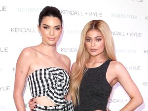 Membaca Kepribadian Kendall dan Kylie Jenner Berdasarkan Bentuk Alisnya