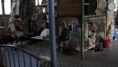 Potret Manusia Kandang di Balik Gemerlap Hong Kong