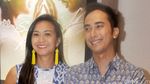 Winky Wiryawan dan Kenes Serasi dengan Warna Biru
