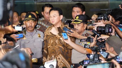 Ahok 12 Jam Diperiksa KPK