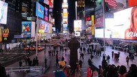 Dikenal sebagai pusat bisnis, New York di Amerika Serikat masuk dalam peringkat kota elegan nomor tujuh di dunia. Mungkin gedung pencakar langit Manhattan cukup elegan di mata traveler? (Ardhi/detikTravel)